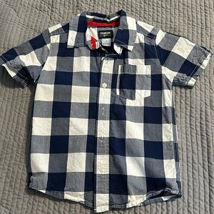 Oshkosh B’gosh boys button down polo. Short sleeve. Size 5